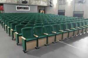Диваны с реклайнерами: разбираем и разбираемся
