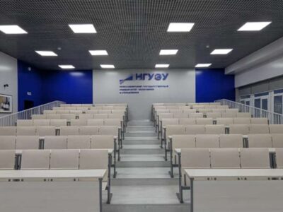 Новая учебная мебель для аудиторий Новосибирского государственного университета экономики и управления